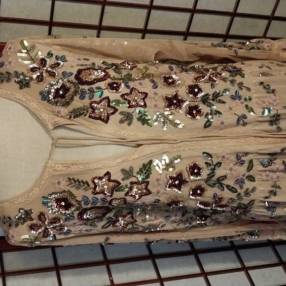 #256 Gorgeous Frock & Frill Dress - Picture 2 of 12